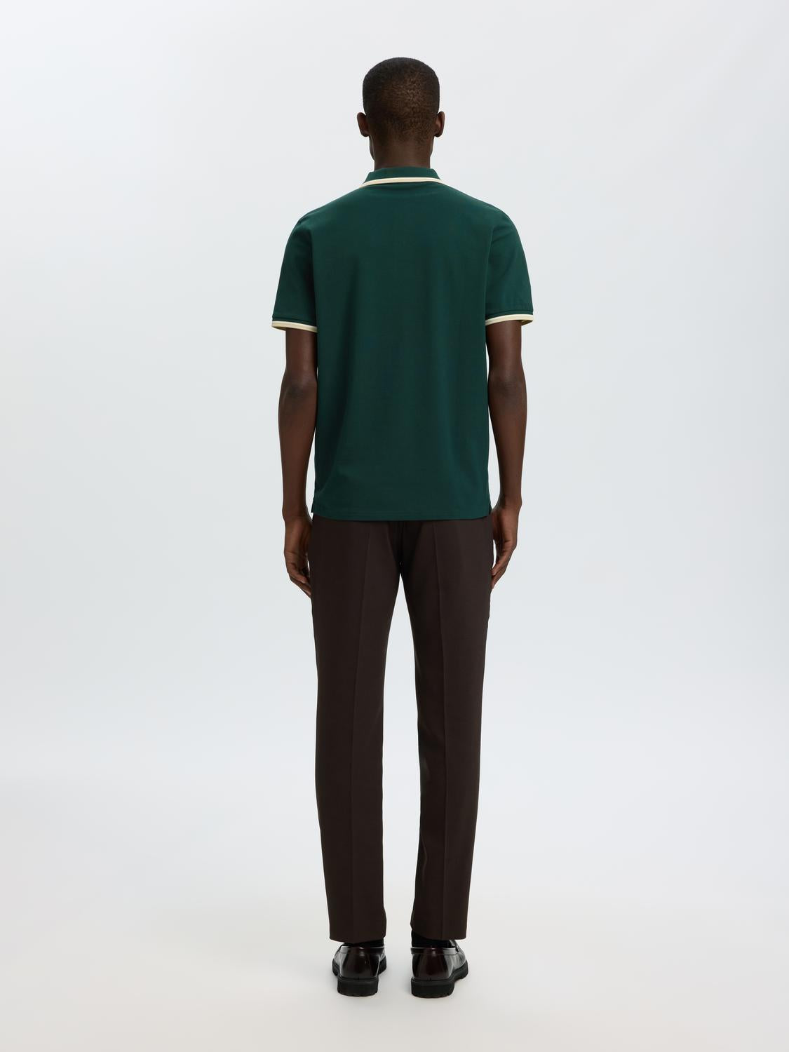 model_shot-back